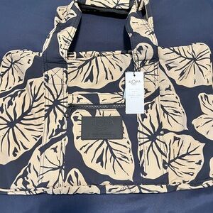 Aloha Collection Black and Cream Kalo Leaf Print Duffle Bag